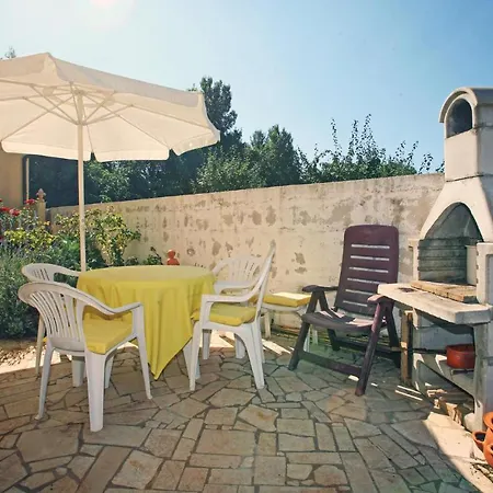 Appartement Amazing In With
